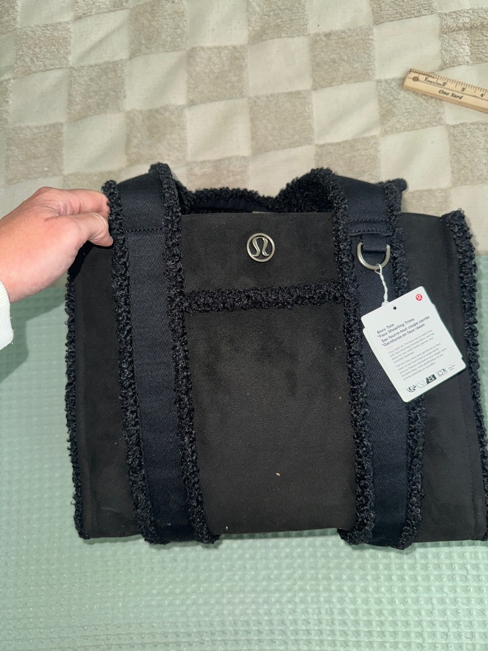 NWT Lululemon Boxy Tote Black‎ Sherpa